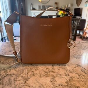 Michael Kors Jet Set Travel Small Messenger Bag - Brown